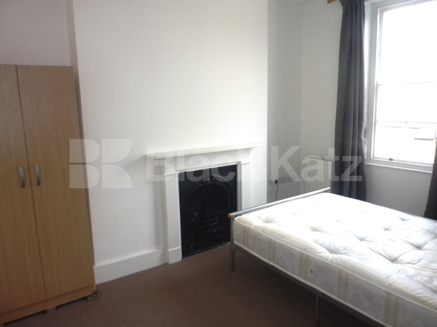 			FANTASTIC 4 BED IN WC1!, 4 Bedroom, 1 bath, 1 reception Flat			 Swinton Street , KINGS CROSS